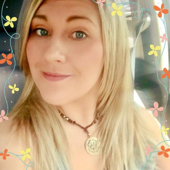 Meet your Posher, Elizabeth - Picture 1 of 1